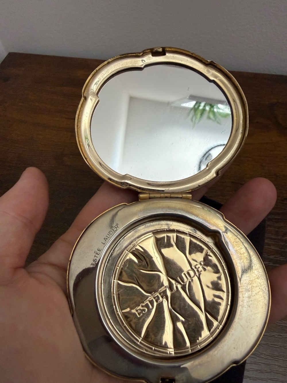 Vintage Esteè Lauder makeup Compact (no makeup inside) - Picture 3 of 6